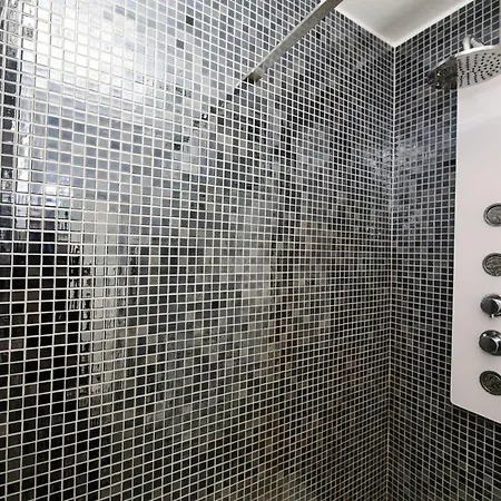 Apartamento Studio Tout Equipe Proche Arc De Triomphe - 2p *